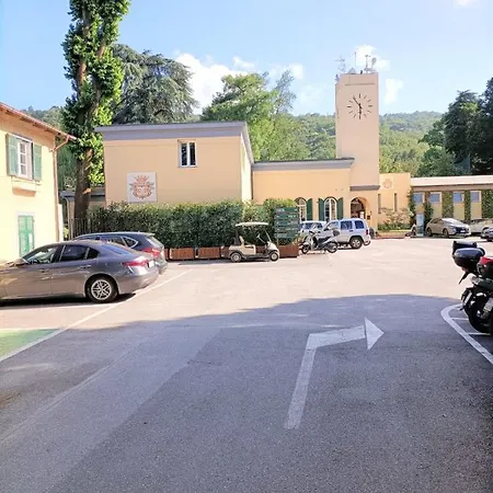 Fronte Del Golf Rapallo