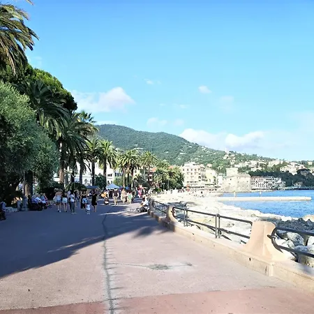 Fronte Del Golf Rapallo